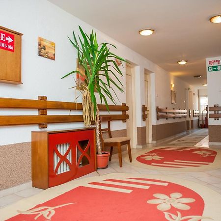 Prenociste "Nacional" Otel Prnjavor Dış mekan fotoğraf