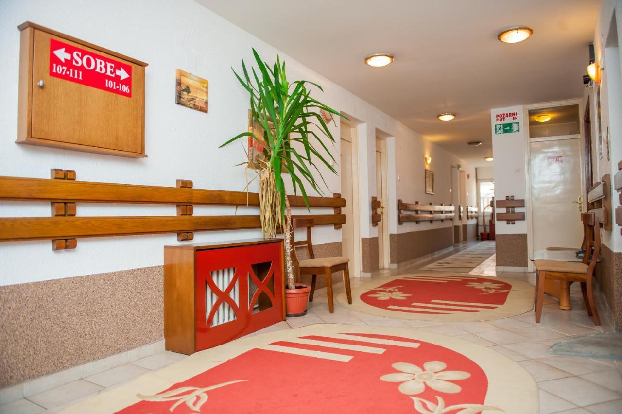 Prenociste "Nacional" Otel Prnjavor Dış mekan fotoğraf