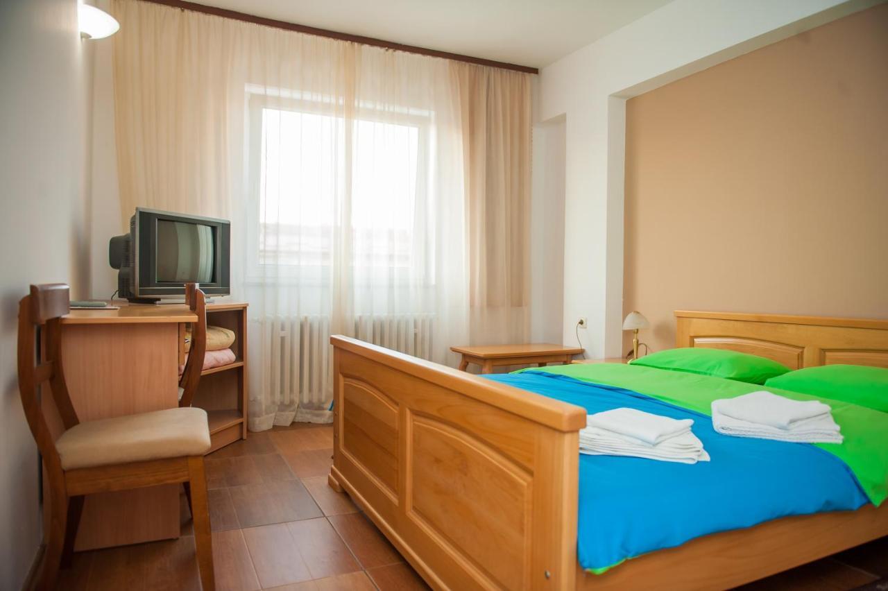 Prenociste "Nacional" Otel Prnjavor Dış mekan fotoğraf