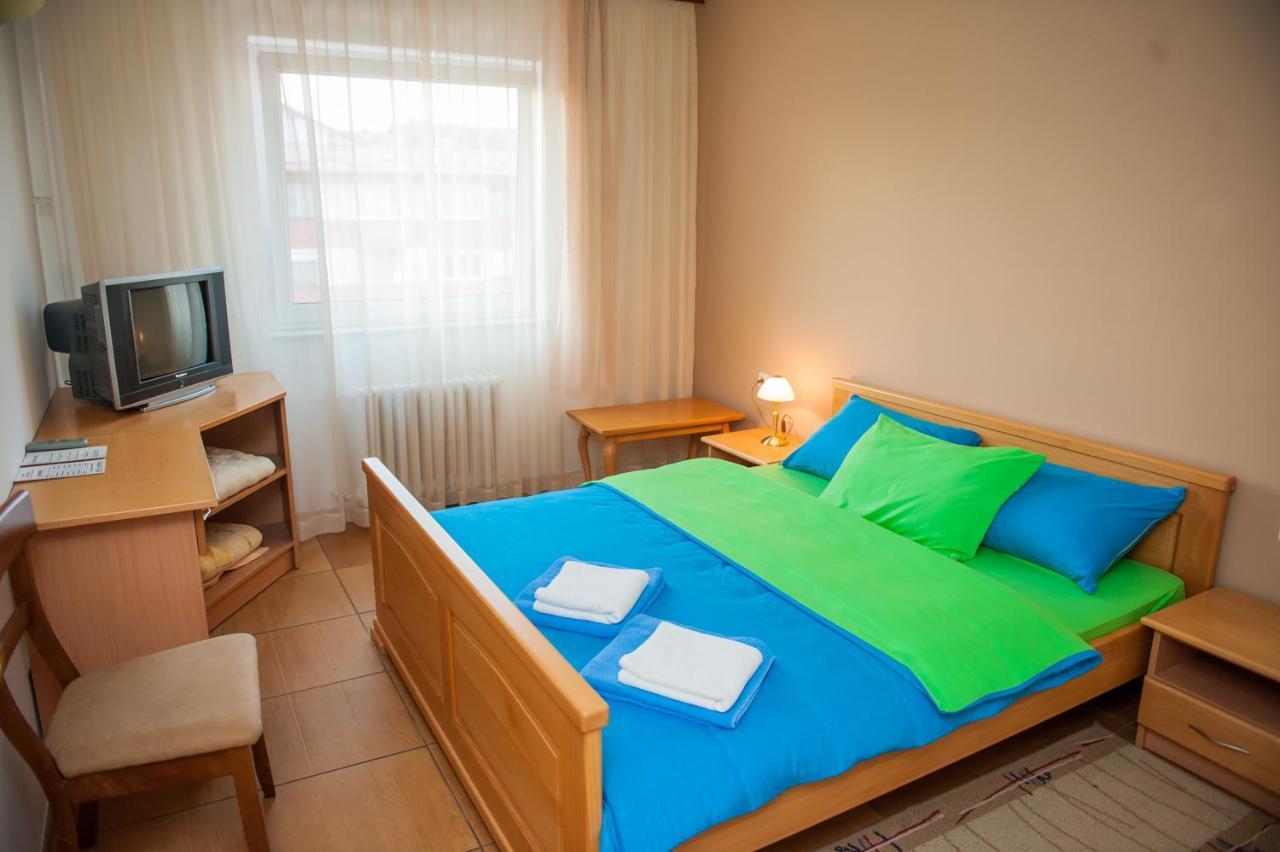 Prenociste "Nacional" Otel Prnjavor Dış mekan fotoğraf